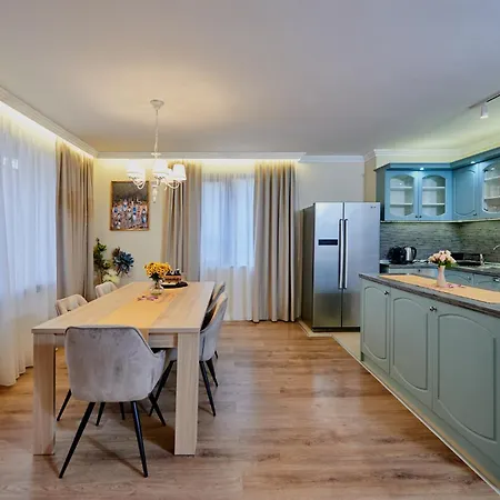 Florance Luxury In نيسيبار