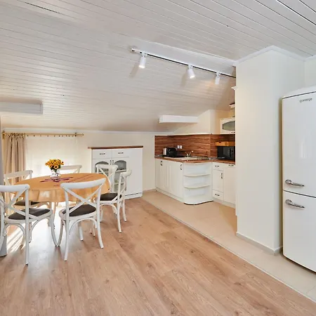 شقة Florance Luxury In نيسيبار